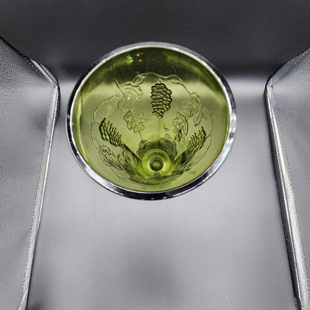 Vintage Indiana Glass Green "Grape" Vase - Picture 3 of 4